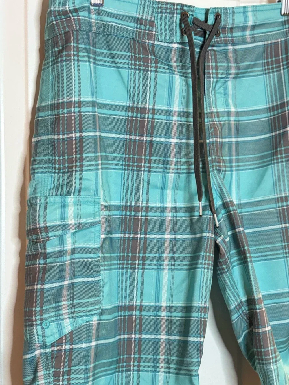 EUC O'Neill Men’s Teal Plaid Boardshorts With Velcro and tie closure size 32